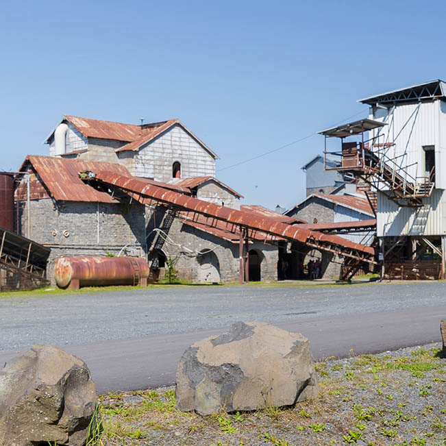 Tertiär- und Industrie-Erlebnispark Stöffel im Westerwald: Historische Brecheranlagen und Basaltverarbeitung